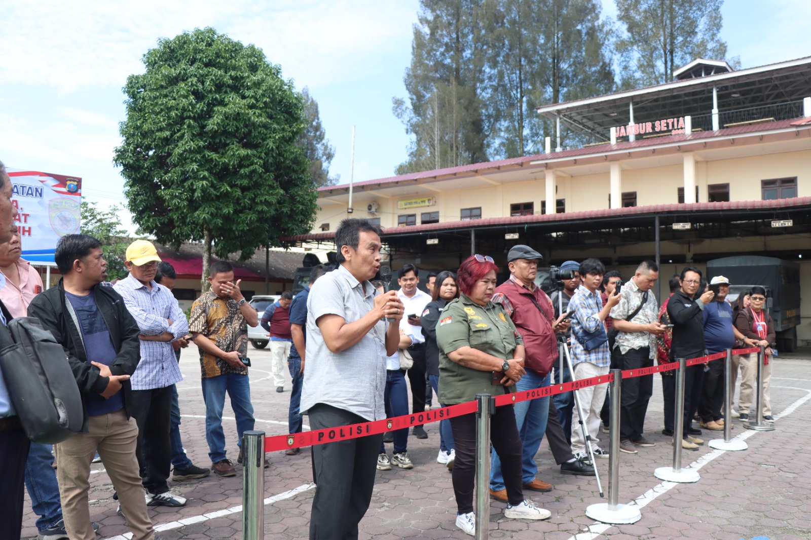 Polres Karo Tuntaskan Puluhan Kasus dalam 100 Hari, Kapolres : “Kami Tidak Bisa Bekerja Sendiri” Polres Karo Tuntaskan Puluhan Kasus dalam 100 Hari, Kapolres : “Kami Tidak Bisa Bekerja Sendiri”