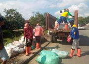 Viral di Medsos, PLT UPTD Jatibarang Langsung Atasi Tumpukan Sampah di Pawidean