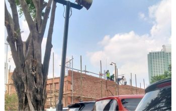 Abaikan Keselamatan, Pekerja Pembangunan Pos Pamdal Cctv Gedung MPR DPR dan DPD RI Tak Gunakan K3