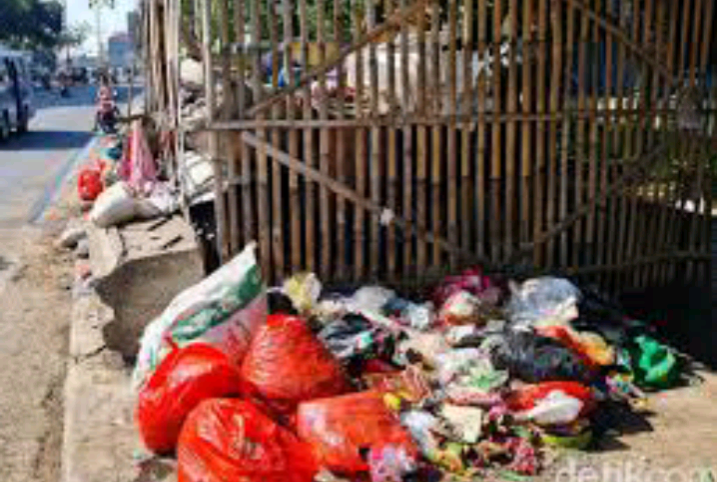 Warga Singajaya Indramayu Resah, Iuran Sampah Diduga Tak Berdasar Aturan Jelas