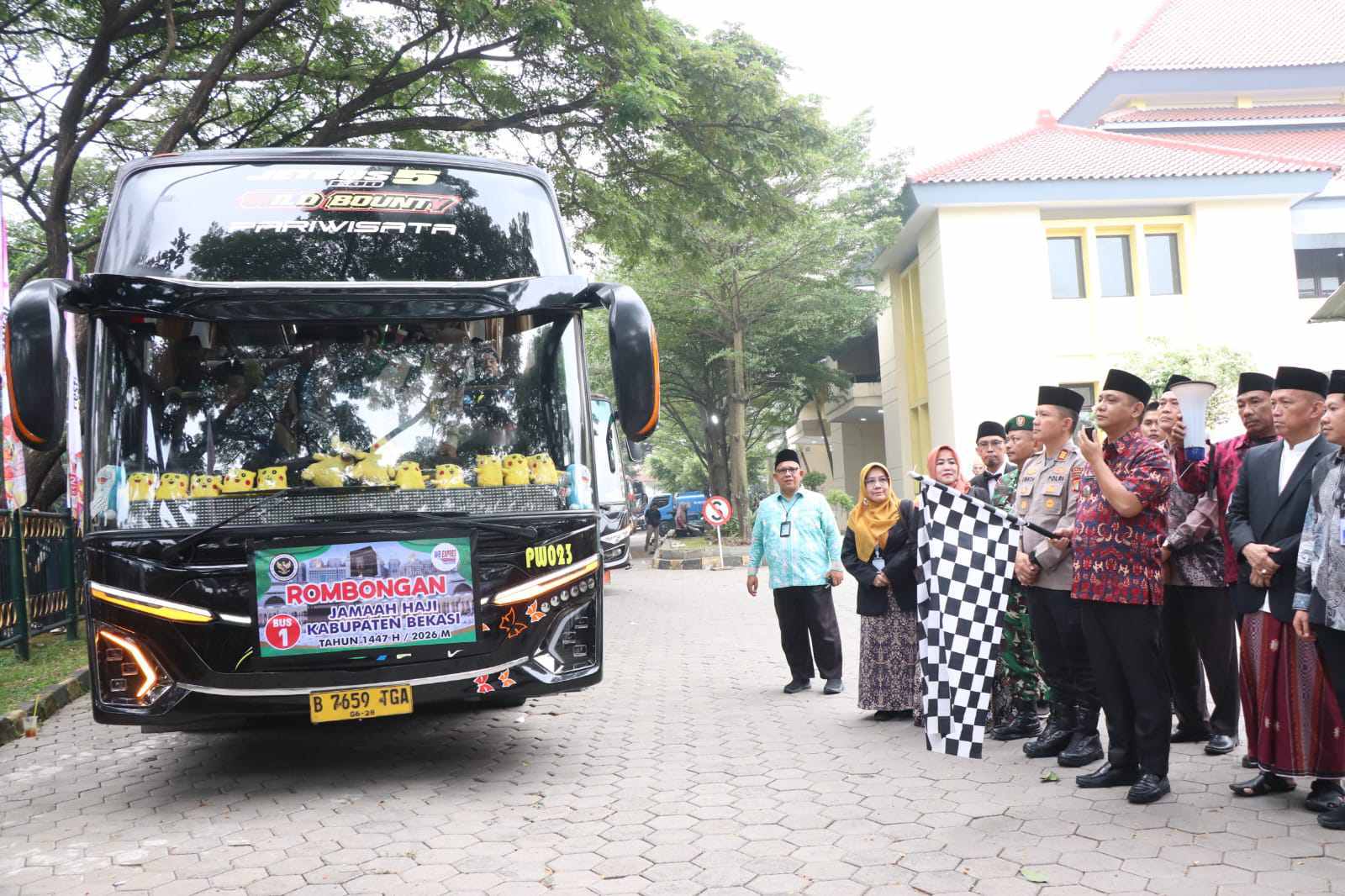 Kloter Perdana Jamaah Haji Asal Kabupaten Bekasi Diberangkatkan Hari Ini