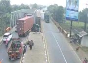Kontainer Oleng di Jembatan Sewo, Penyapu Koin Diduga Jadi Korban