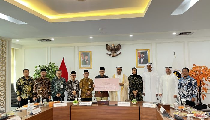 Zayed Foundation Salurkan Bantuan Sebanyak USD 190.000 untuk 162 Jemaah Haji Indonesia