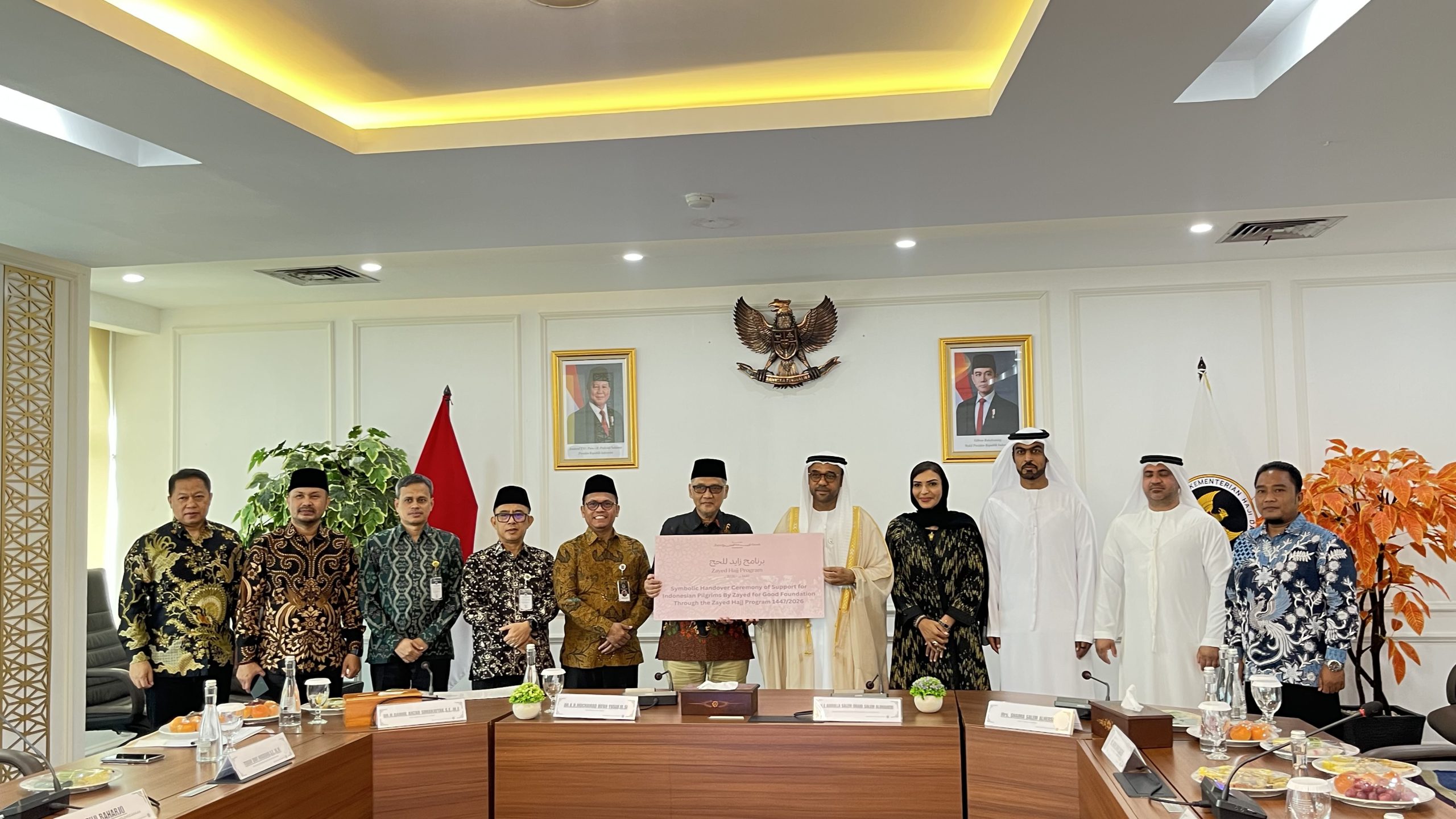 Zayed Foundation Salurkan Bantuan Sebanyak USD 190.000 untuk 162 Jemaah Haji Indonesia