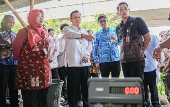 Program 100% Pilah Sampah di Jakarta Timur, Wamen LH Minta Pemprov DKI Tingkatkan Dukungan Bagi Warga
