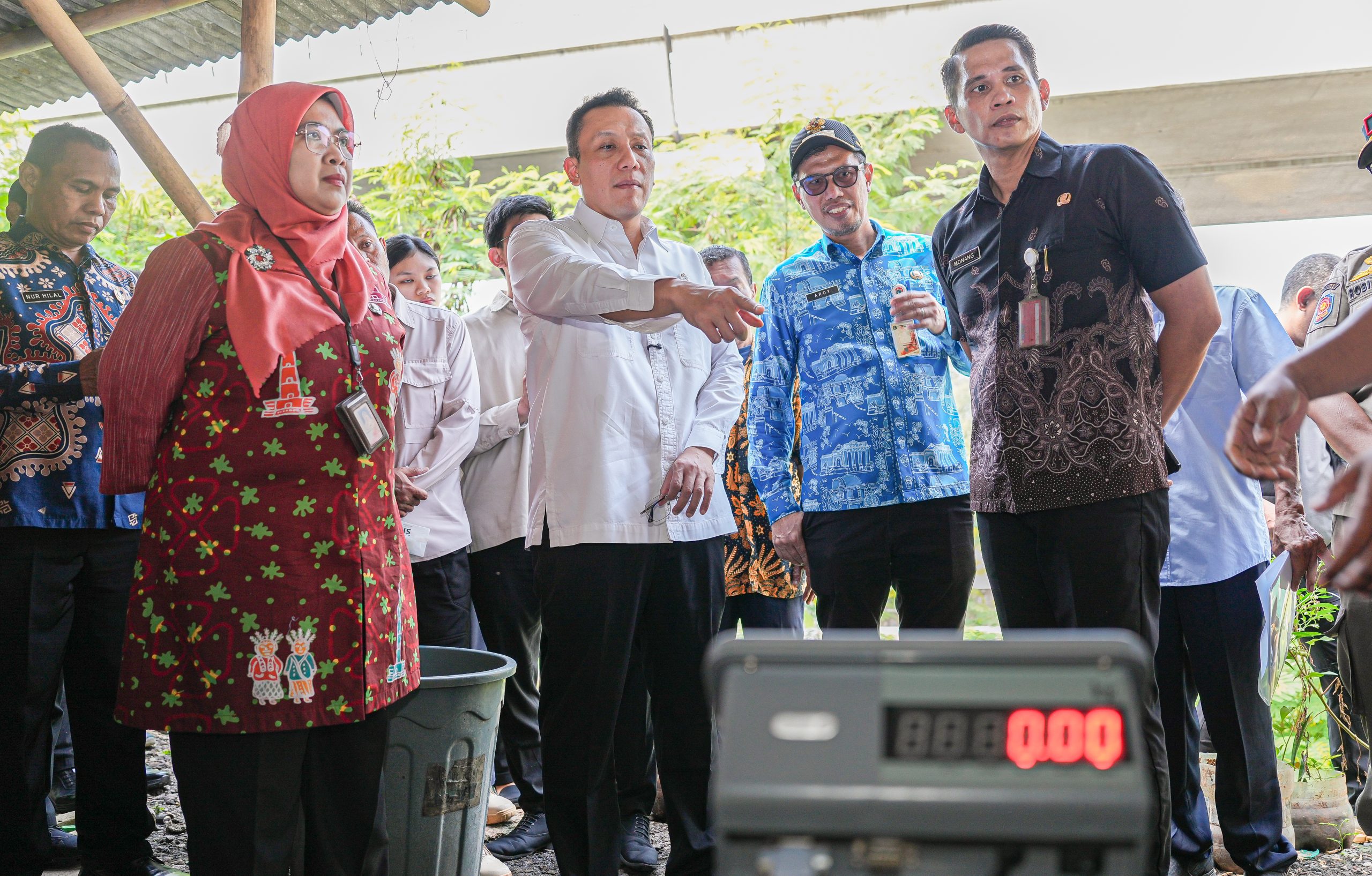 Program 100% Pilah Sampah di Jakarta Timur, Wamen LH Minta Pemprov DKI Tingkatkan Dukungan Bagi Warga