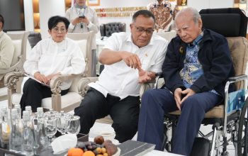 Inilah Pesan Emil Salim ke Menteri LH Jumhur : Lingkungan Perlu Human Touch dan Gerakan Kolaboratif