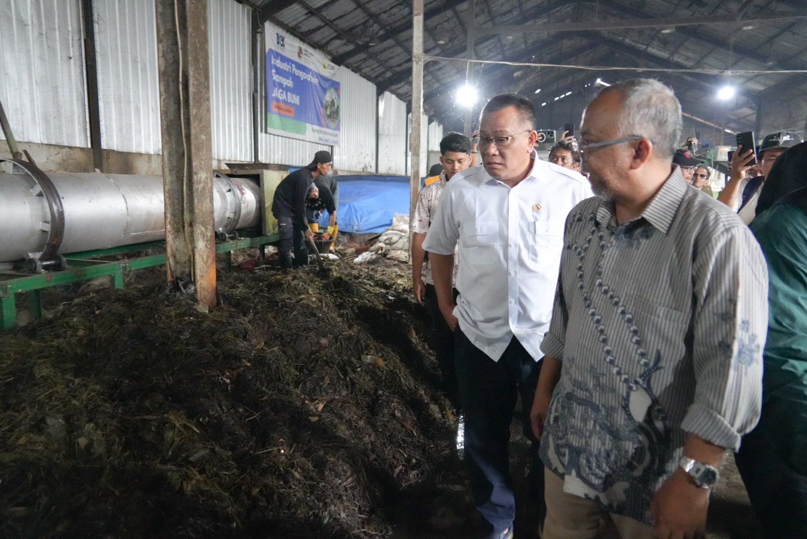 Menteri LH Jumhur Ungkap Sampah Pasar Caringin Harus Diolah Jadi Nilai Tambah Ekonomi