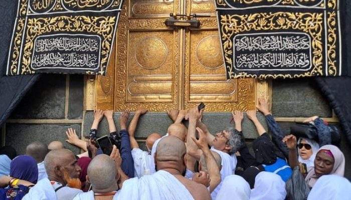 Ini Bacaan Doa dan Amalan saat Berada di Multazam, Tempat di Antara Pintu Ka’bah dan Hajar Aswad