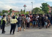 Pedagang di Alun-Alun Indramayu Demo Tolak Pemindahan ke Jalur Baru Car Free Night