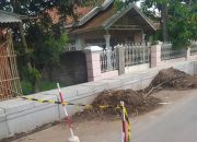 U-Ditch Dipasang Terlalu Tinggi, Warga Kedokanbunder Keluhkan Akses Rumah Tertutup