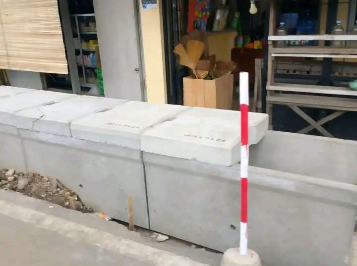 U-Ditch Dipasang Terlalu Tinggi, Warga Kedokanbunder Keluhkan Akses Rumah Tertutup