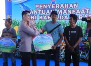 Kapolda Jabar Salurkan Bantuan Modal untuk Petani Gantar, Dikemas dalam Bentuk Alsintan dan Bibit