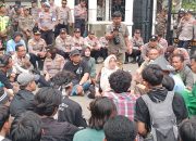 Ketua DPRD Indramayu Terima Audiensi Mahasiswa, Soroti Revisi UU Cipta Kerja hingga Perlindungan Lahan Pertanian