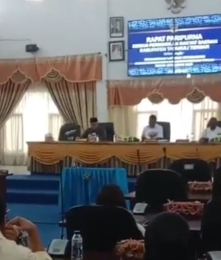 Krisis Tata Kelola di Tapanuli Tengah: DPRD Soroti LKPJ Molor hingga Kinerja OPD “Amburadul”