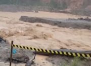 Tanggul Diduga Asal Jadi Kembali Jebol, Warga Hutanabolon Murka: “Jangan Hanya Janji dan Omon-Omon!”