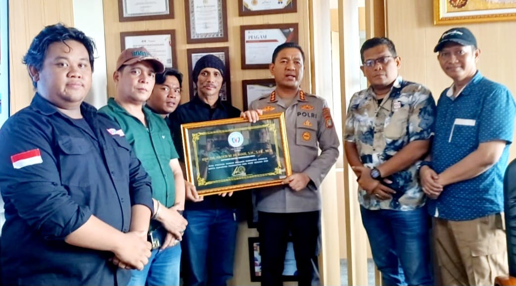 Sinergi Polri Pemda dan Media, Kapolres Metro Kota Tangerang dan Kadis LH Diapresiasi FWJ Indonesia