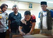 Ribuan Buruh Bekasi Unjuk Rasa: Audiensi dengan Plt Bupati Hasilkan Komitmen Nyata Perlindungan Hak Kerja*