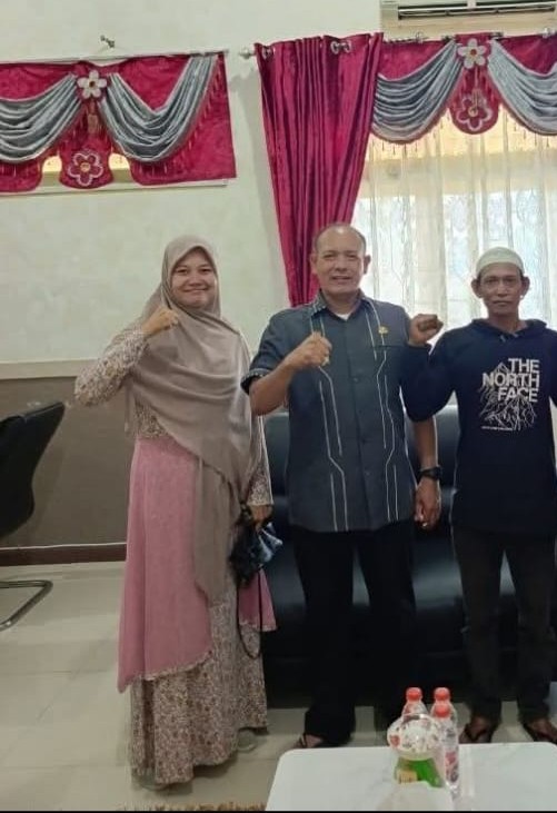 Diduga Berlindung di Balik Kekuasaan, Warga Desak Oknum Lurah Budi Luhur Dicopot