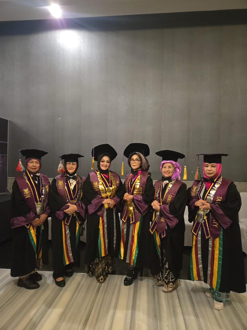 Gelar Wisuda ke-8, International Women University Lepas 799 Lulusan Berdaya Saing Global
