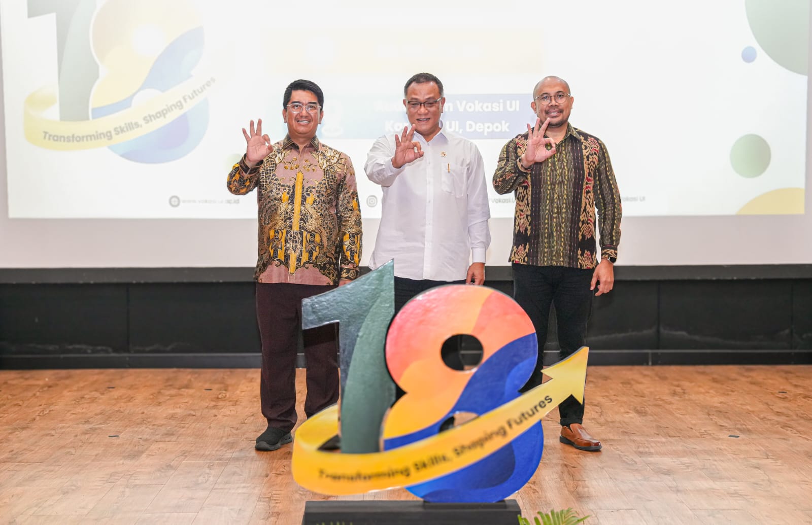 Dihadapan Ratusan Mahasiswa Vokasi UI, Menteri LH Jumhur : Jangan hanya Menjadi Generasi Digital Jadilah Generasi Ekologis