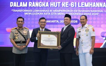 Sebagai Wujud Jaga Keamanan Aset Negara, Menteri ATR/BPN Serahkan Sertipikat Hak Pakai ke Lemhannas RI