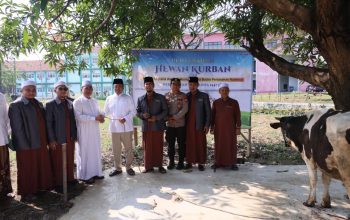 Hadirnya Menteri ATR/BPN Nusron Diponpes Attaqwa Kab Bekasi Serahkan Hewan Qurban