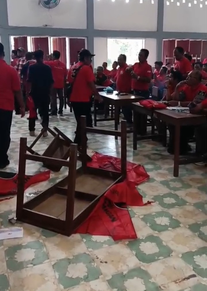 PDIP Tapteng Memanas: Rakyat Menonton Elit Sibuk Berebut “Kue Kekuasaan”