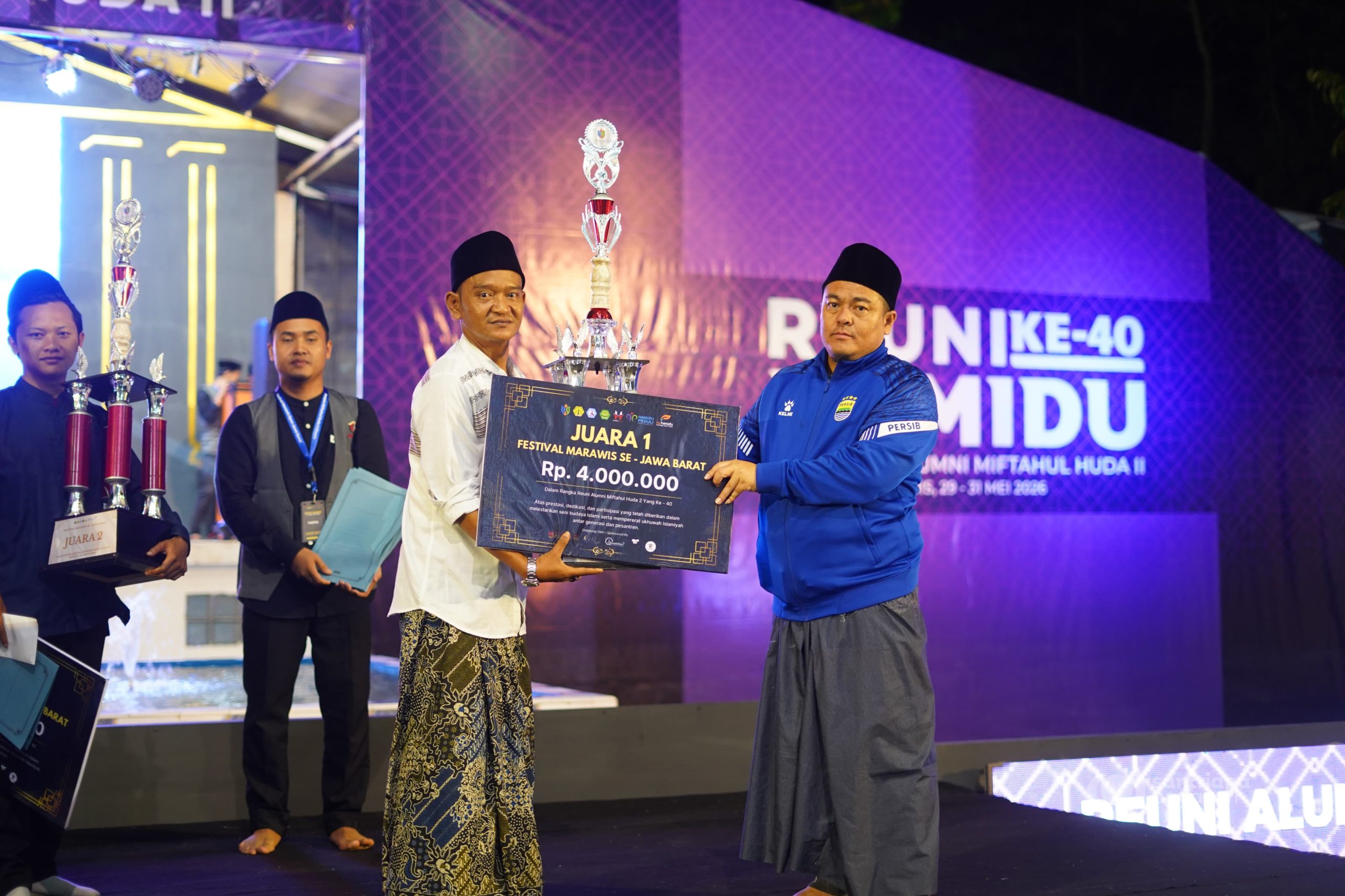 REUNI ALUMNI MIFTAHUL HUDA 2 KE-40 “Memperkokoh Jati Diri Alumni di Tengah Dinamika Zaman yang Terus Bertransformasi” REUNI ALUMNI MIFTAHUL HUDA 2 KE-40 “Memperkokoh Jati Diri Alumni di Tengah Dinamika Zaman yang Terus Bertransformasi”