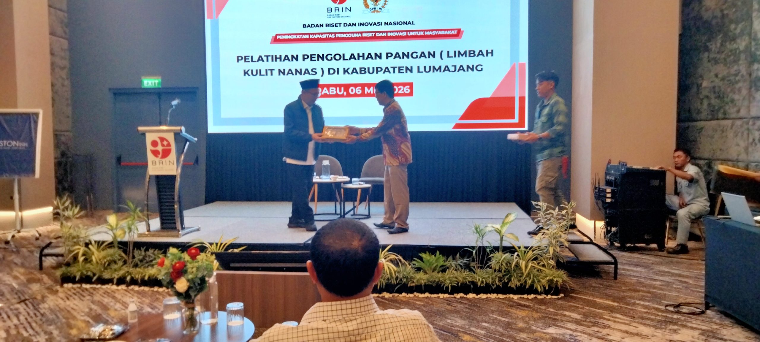 DPR RI–BRIN Dorong Pemanfaatan Limbah Kulit Nanas Jadi Produk Bernilai