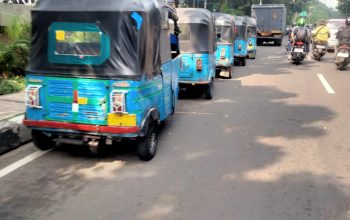 Di Belakang Kantor Sendiri, Kemenhub RI Gagal Tertibkan Parkir Liar di Bawah Plang Larangan