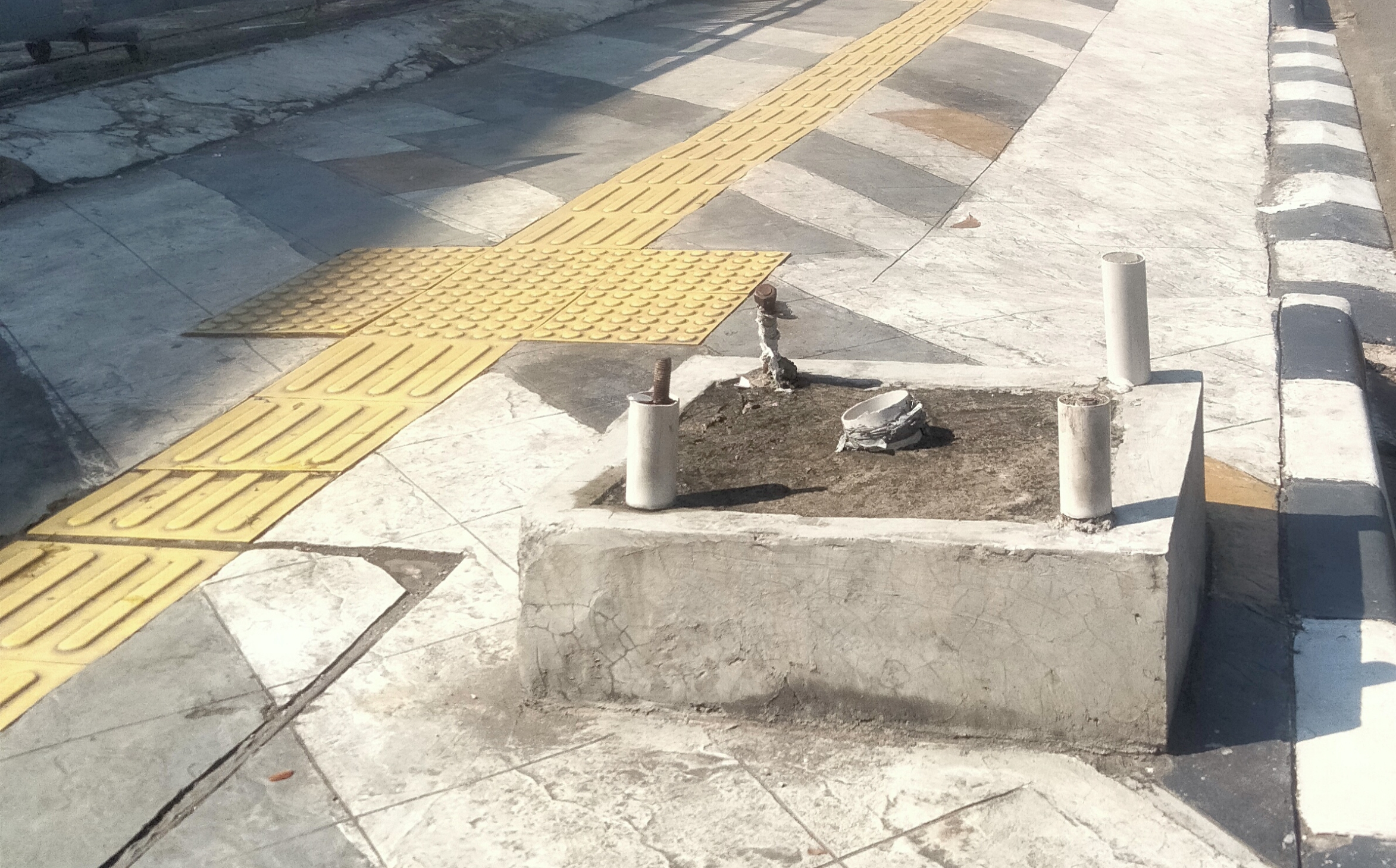 HUT Kota Depok ke 27 Meninggalkan Sisa Proyek Lampu Hias Etnik Margonda Raya Belum Tuntas