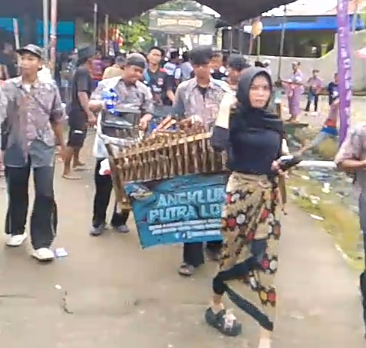 Tradisi Ngunjung Buyut Kencana Wungu di Teluk Agung Blok Bangkir