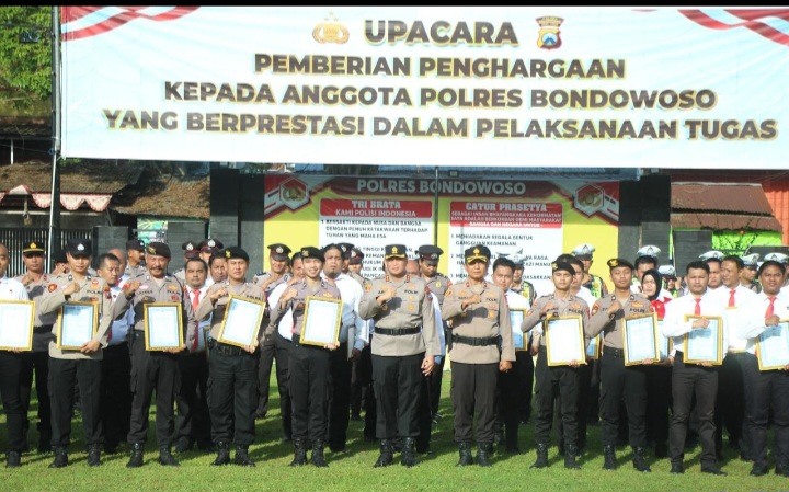 Kapolres Bondowoso Ganjar 27 Personel Berprestasi, Semangat Pengabdian dan Profesionalisme Kian Diperkuat
