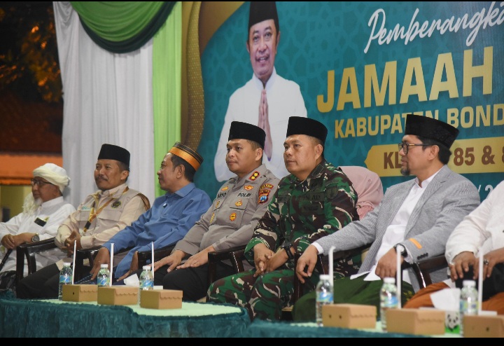 Kapolres Bondowoso Kawal Penuh Keberangkatan 568 Jamaah Haji, Perjalanan Suci Dimulai dengan Aman dan Khidmat