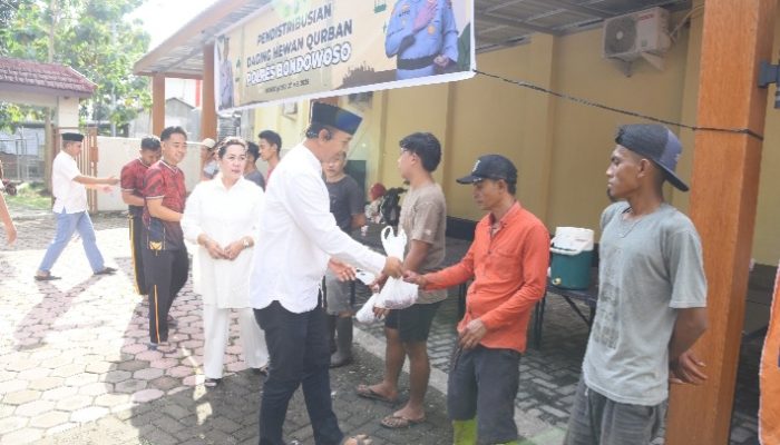 Polres Bondowoso Tebar Kepedulian Idul Adha, Salurkan 6 Sapi dan 29 Kambing Kurban Polres Bondowoso Tebar Kepedulian Idul Adha, Salurkan 6 Sapi dan 29 Kambing Kurban