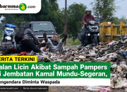 Jalan Licin Akibat Sampah Pampers di Jembatan Kamal Mundu-Segeran, Pengendara Diminta Waspada