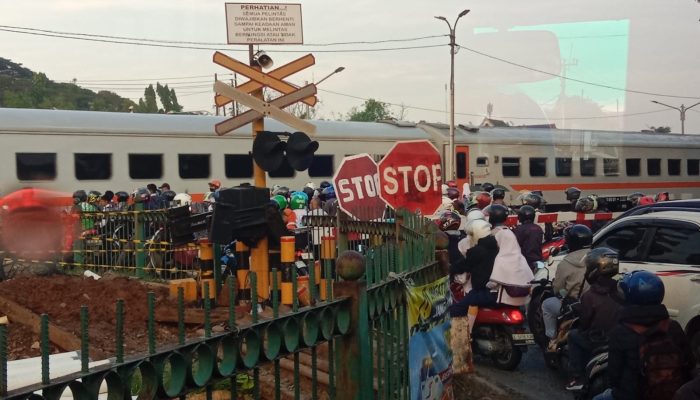 Dua Perlintasan Kereta Api Jadi Sumber Kemacetan Lalulintas, Pemkab Bekasi Usulkan Flyover dan Underpass ke Pemerintah Pusat