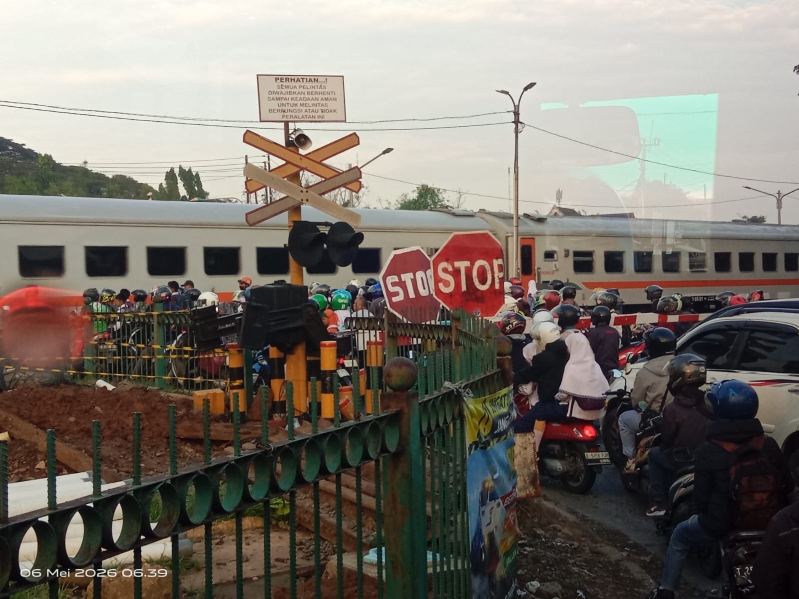 Dua Perlintasan Kereta Api Jadi Sumber Kemacetan Lalulintas, Pemkab Bekasi Usulkan Flyover dan Underpass ke Pemerintah Pusat