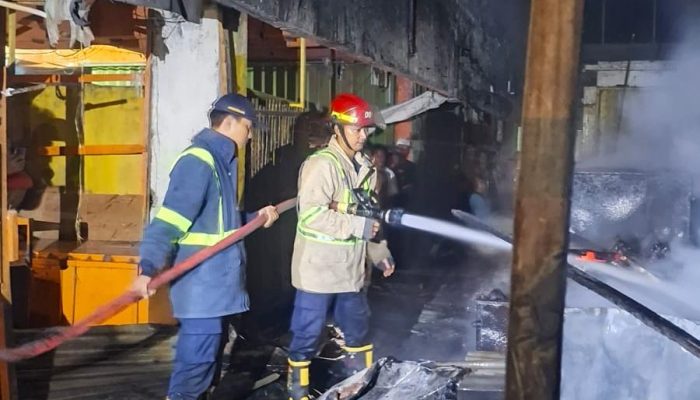 Kebakaran Gedung Pasar Ramayana Cikarang Utara Dipicu Arus Pendek Listrik Hanguskan 7 Lapak Pedagang