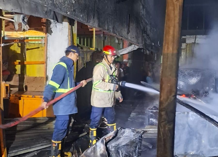 Kebakaran Gedung Pasar Ramayana Cikarang Utara Dipicu Arus Pendek Listrik Hanguskan 7 Lapak Pedagang