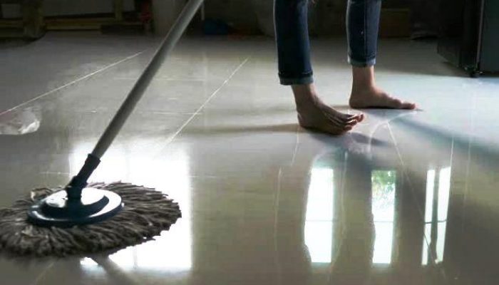 Apakah Seluruh Lantai Basah Menjadi Najis Jika Terkena Najis?