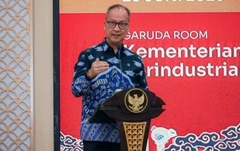 Ditengah Dinamika Pasar, Kemenperin dan YBI Perkuat Daya Saing IKM Batik Lewat Efisiensi Produksi Ditengah Dinamika Pasar, Kemenperin dan YBI Perkuat Daya Saing IKM Batik Lewat Efisiensi Produksi