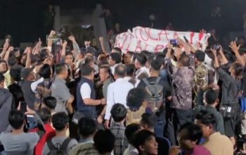 Diskusi Kopdar di UGM Yogyakarta Ricuh, Pejabat Negara Dihadang Mahasiswa
