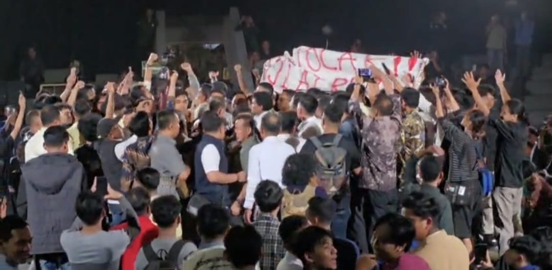 Diskusi Kopdar di UGM Yogyakarta Ricuh, Pejabat Negara Dihadang Mahasiswa