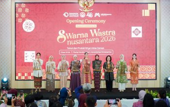 Hadirkan Pameran Swarna Wastra Nusantara, Kementerian Perindustrian Gaungkan Tren Fesyen dan Kriya Berkelanjutan Hadirkan Pameran Swarna Wastra Nusantara, Kementerian Perindustrian Gaungkan Tren Fesyen dan Kriya Berkelanjutan