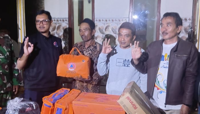 Dua Rumah Warga di Desa Pengarang Ludes Dilalap Api, BPBD dan Pemkab Bondowoso Bergerak Cepat Berikan Bantuan Dua Rumah Warga di Desa Pengarang Ludes Dilalap Api, BPBD dan Pemkab Bondowoso Bergerak Cepat Berikan Bantuan