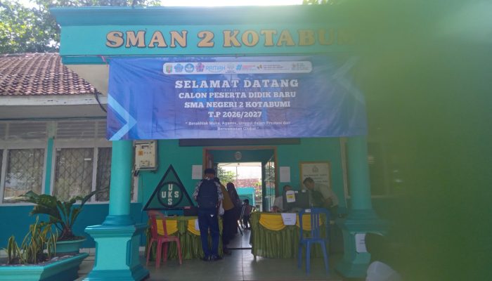 “Di Saat verivikasi Data Penerimaan Murid Baru , Satpam SMAN 2 Kotabumi  Diduga Hina Wartawan  dengan Sebutan “Abal-Abal “
