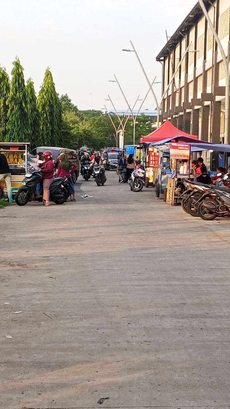 Warga Nilai Penertiban PKL GOR Gondrong Berjalan Lambat, Masyarakat Menunggu Langkah Nyata