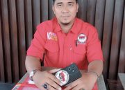AWIBB Jabar Kecam perangkat desa Karang Asih Bagikan Stiker Saat Bansos